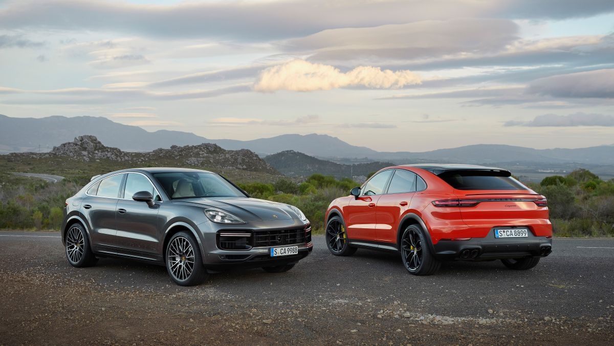 Cặp đôi Porsche Cayenne Coupe 2020 đầu tiên về Việt Nam cap doi porsche cayenne coupe 2020 dau tien ve viet nam