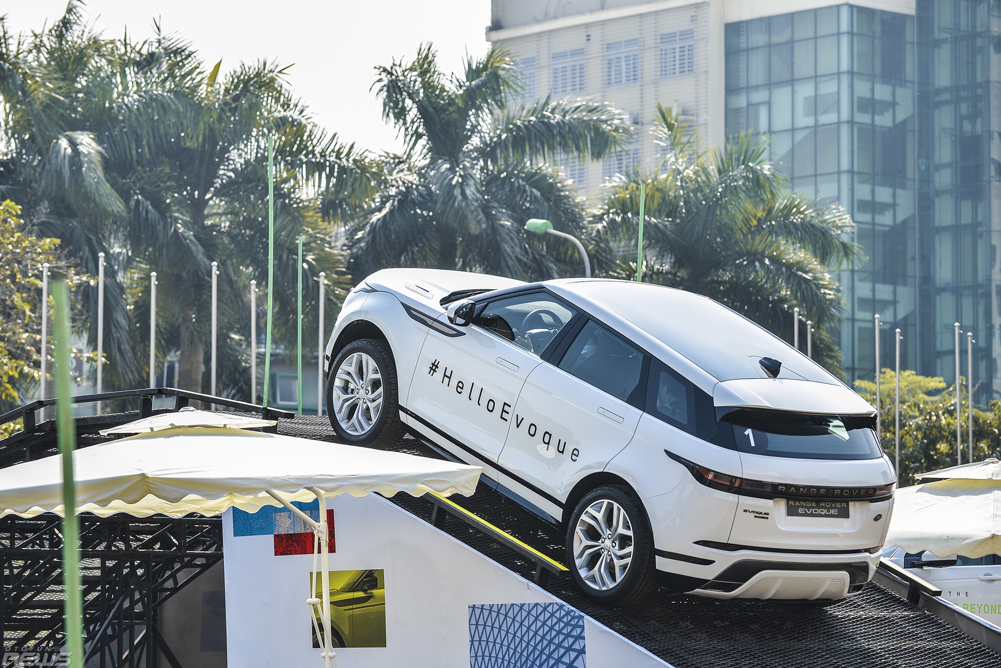 trai nghiem kha nang offroad an tuong tren cac mau xe land rover