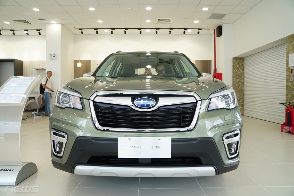 subaru forester tiep tuc giam gia quyet dau voi honda cr v va mazda cx 5