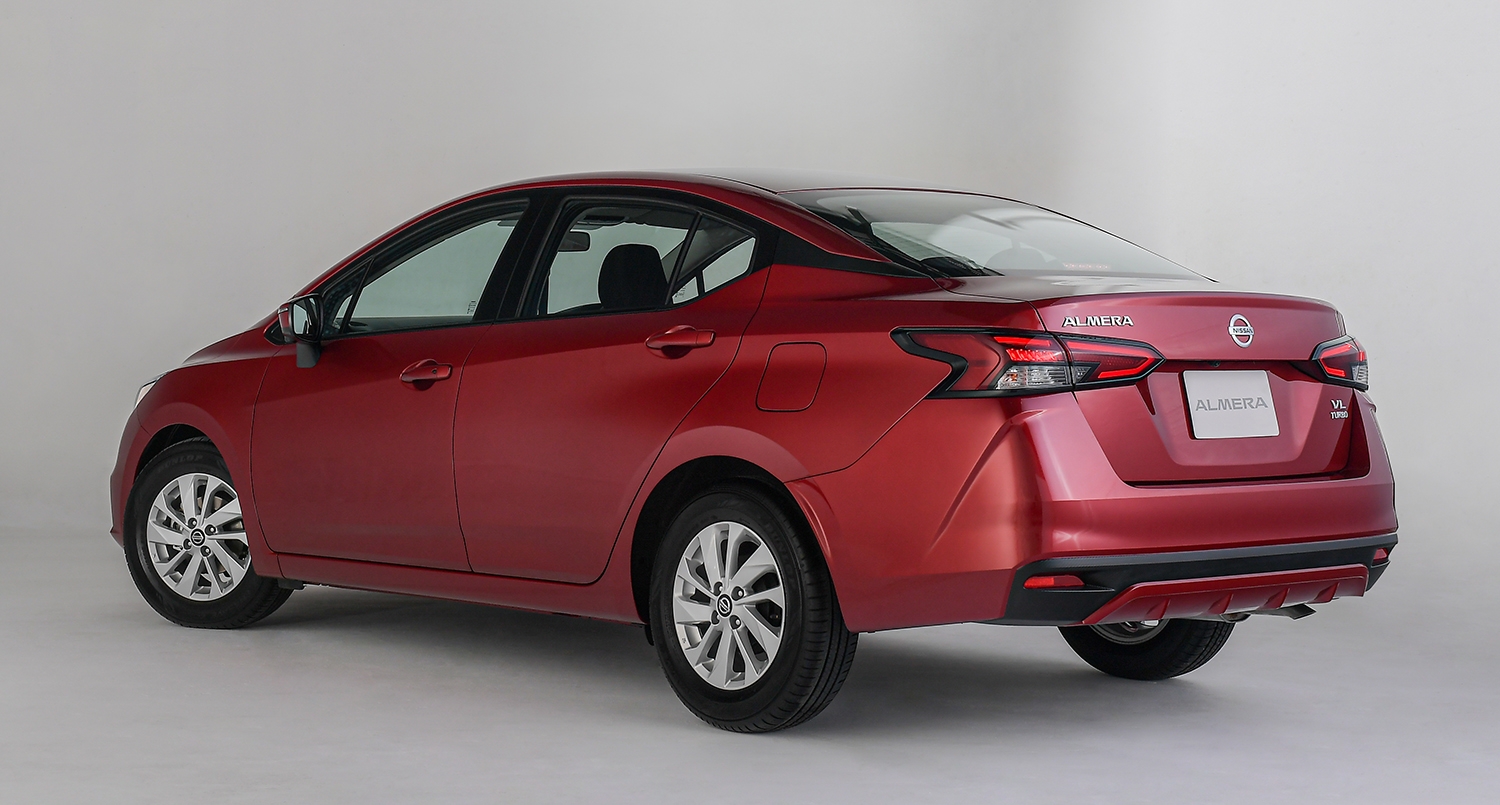 ra mat nissan sunny the he moi gia ban 383 trieu dong