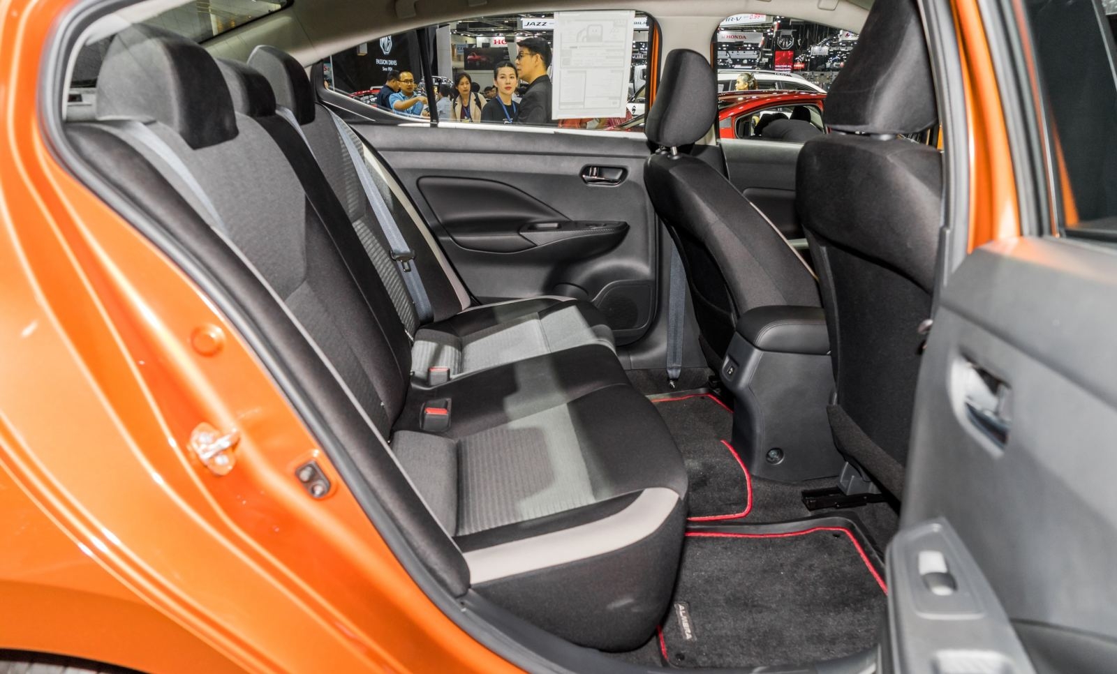 Ảnh thực tế Nissan Sunny thế hệ mới vừa được ra mắt anh thuc te nissan sunny the he moi vua duoc ra mat