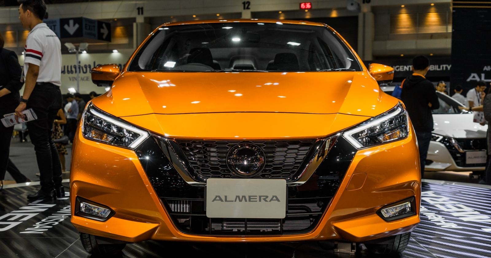 Ảnh thực tế Nissan Sunny thế hệ mới vừa được ra mắt anh thuc te nissan sunny the he moi vua duoc ra mat