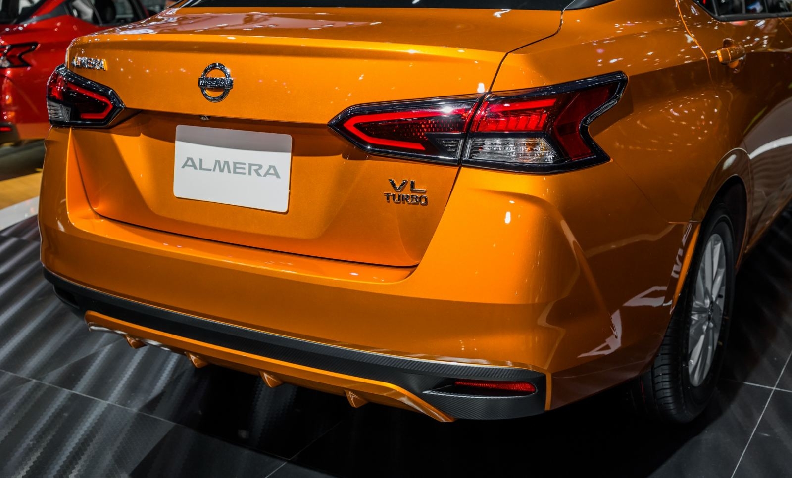 Ảnh thực tế Nissan Sunny thế hệ mới vừa được ra mắt anh thuc te nissan sunny the he moi vua duoc ra mat