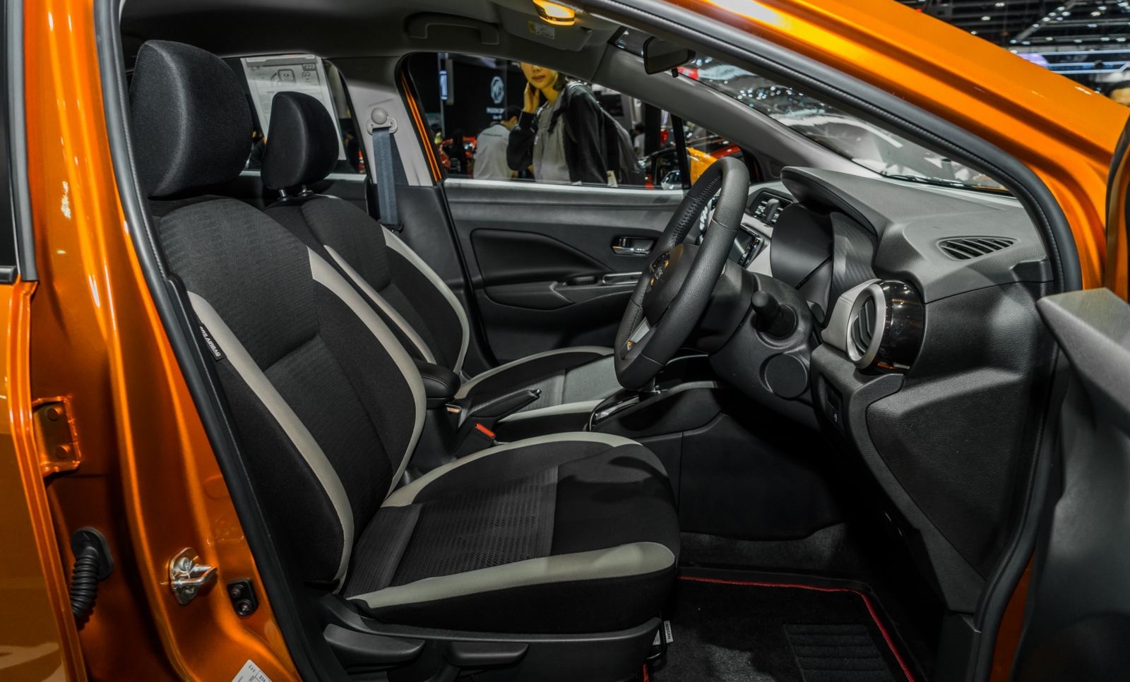 Ảnh thực tế Nissan Sunny thế hệ mới vừa được ra mắt anh thuc te nissan sunny the he moi vua duoc ra mat