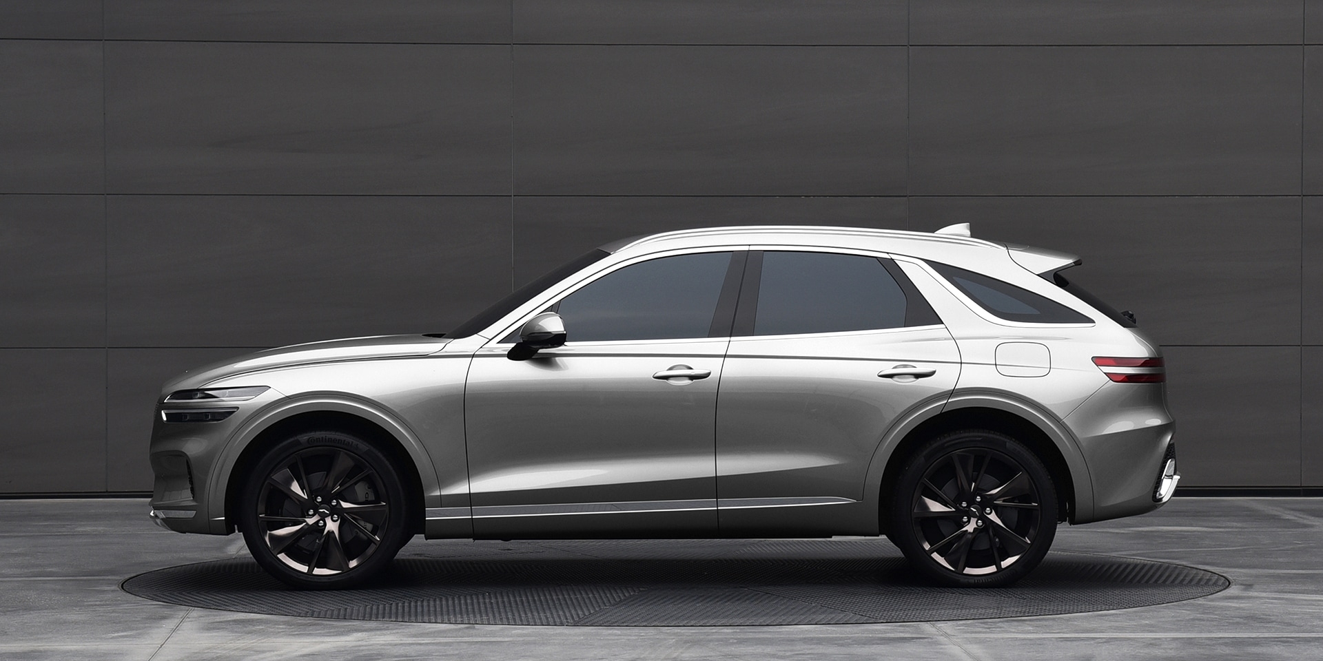 genesis gv70 doi thu moi cua mercedes benz glc