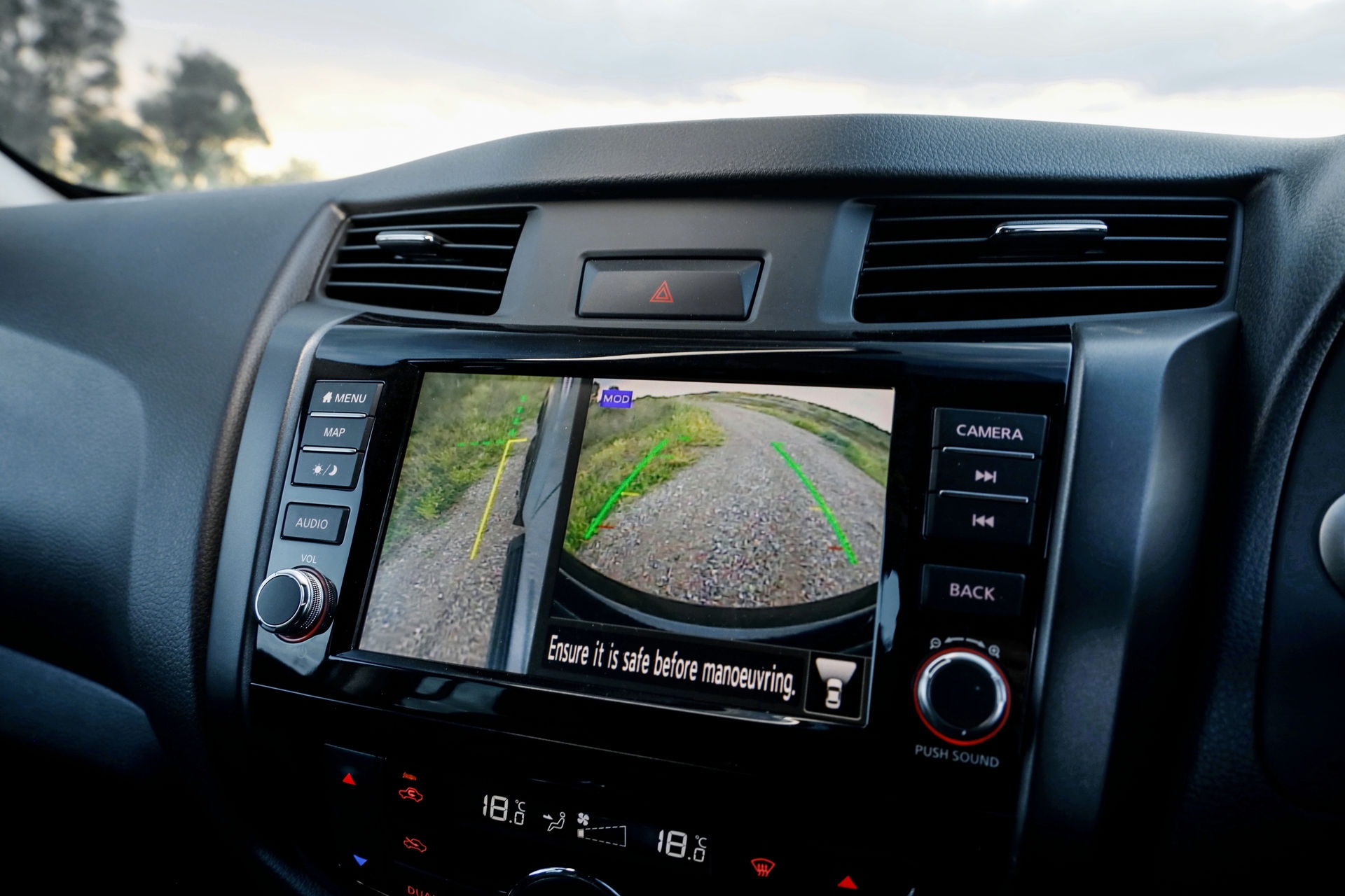 Nissan Navara 2021 ra mắt Nissan Navara 2021 ra mắt