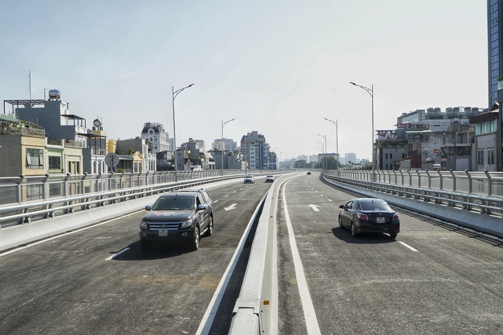 Đường vành đai 2 trên cao Vọng - Sở: Vì thông nên tắc!