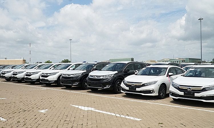 Cuối năm các mẫu xe đua nhau giảm giá xả hàng tồn Cuối năm các mẫu xe đua nhau giảm giá xả hàng tồn