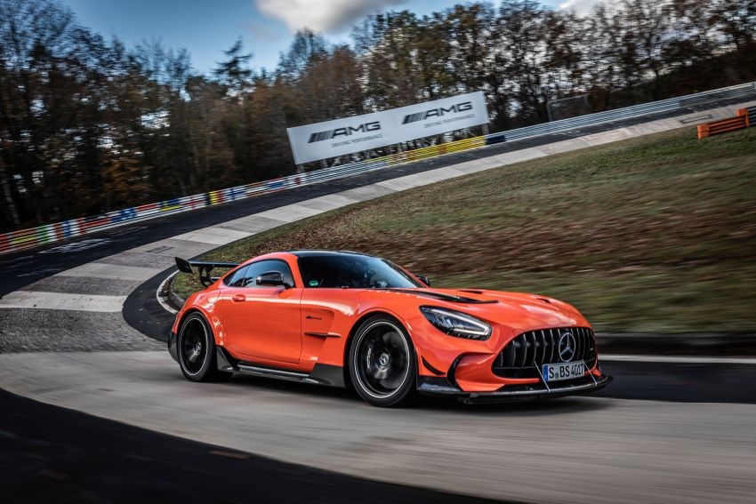 Quái thú Mercedes-AMG GT Black Series lập kỷ lục mới tại "địa ngục xanh" Quái thú Mercedes-AMG GT Black Series lập kỷ lục mới tại "địa ngục xanh"