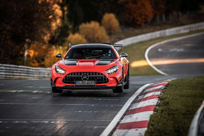 Quái thú Mercedes-AMG GT Black Series lập kỷ lục mới tại