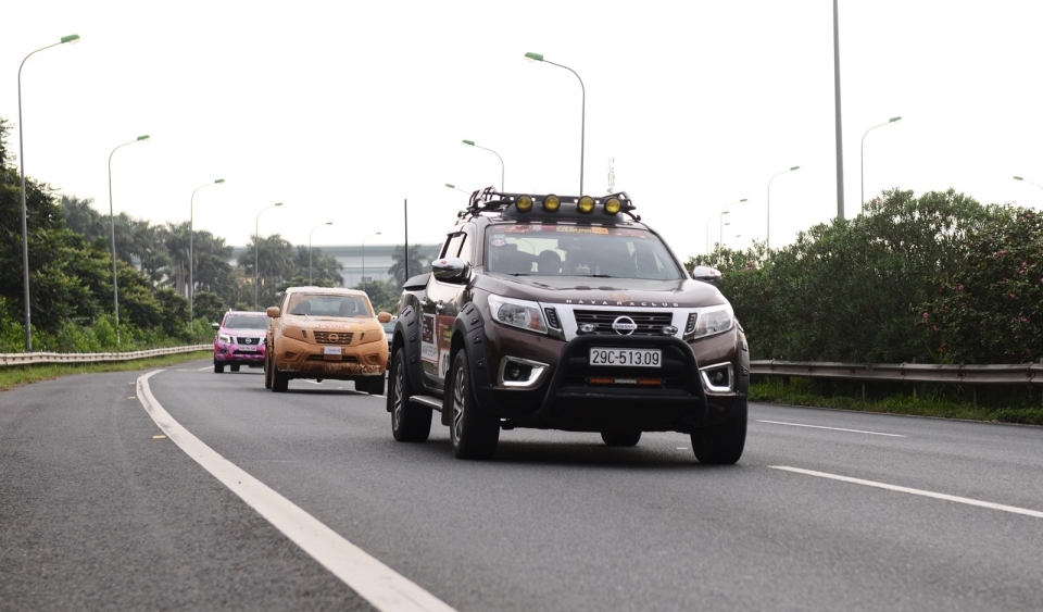 Nissan Navara giảm 36 triệu đồng, quyết ‘hất cẳng’ Ford Ranger và Toyota Hilux