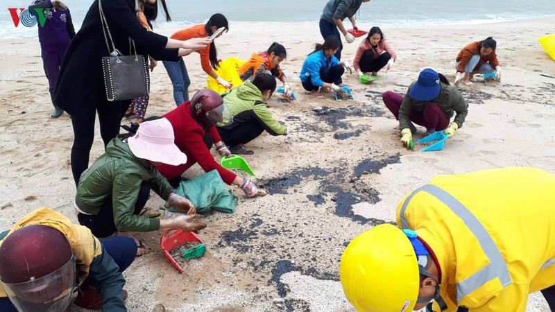 khac phuc moi truong vi dau tran sau su chim tau hang 9000 tan