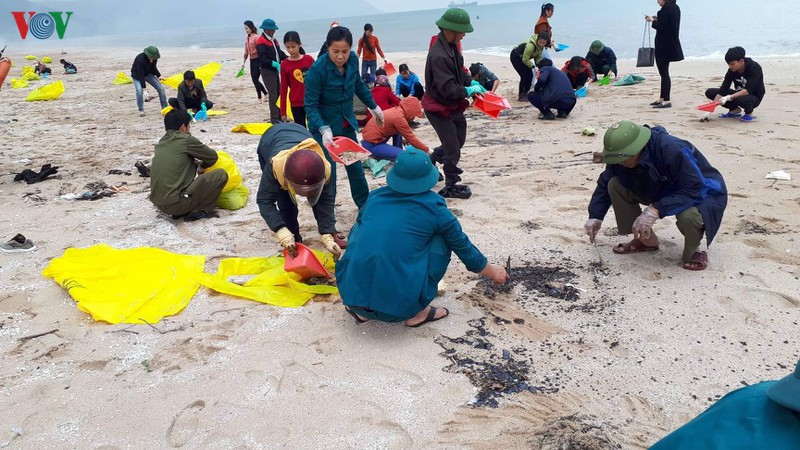 khac phuc moi truong vi dau tran sau su chim tau hang 9000 tan