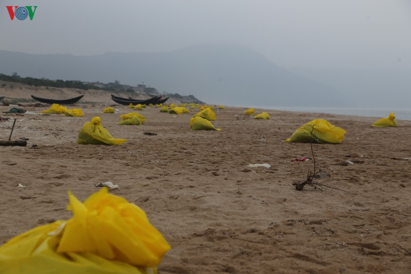 khac phuc moi truong vi dau tran sau su chim tau hang 9000 tan