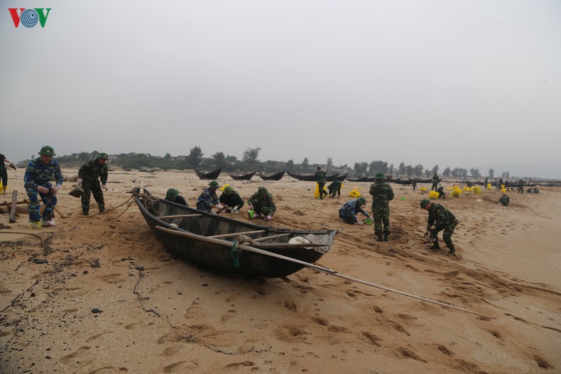 khac phuc moi truong vi dau tran sau su chim tau hang 9000 tan