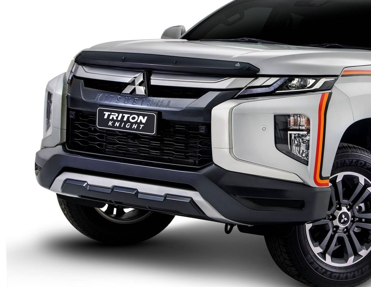 mitsubishi triton phien ban gioi han chi 120 xe tai malaysia
