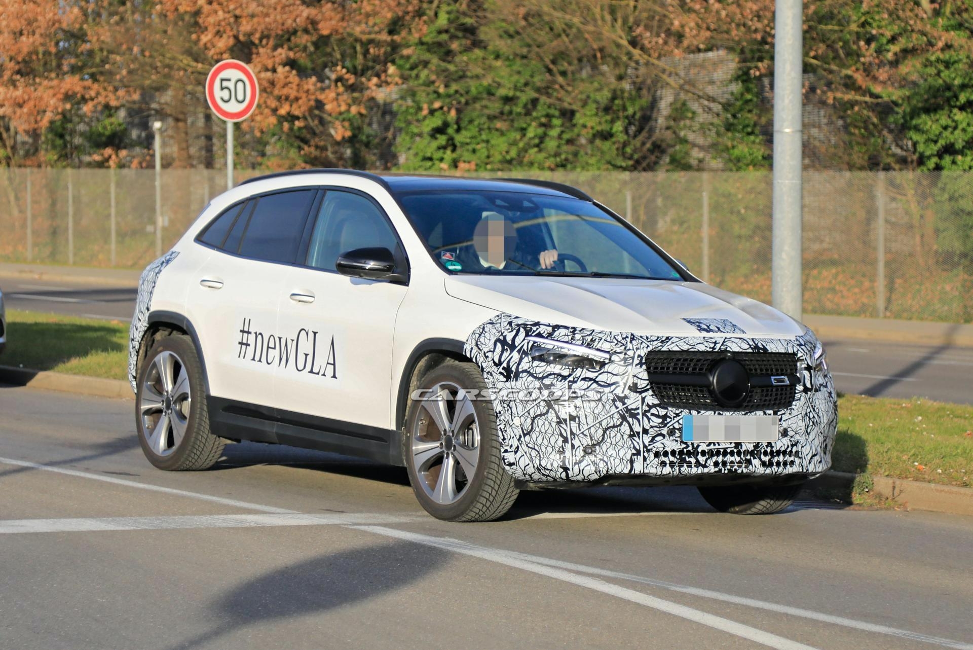 mercedes benz gla hoan toan moi tung teaser truoc ngay ra mat