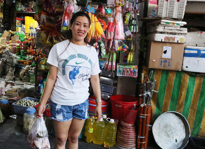 Sốc vì thịt heo lên 200.000 đồng/kg, công nhân thay thịt bằng… cá khô Sốc vì thịt heo lên 200.000 đồng/kg, công nhân thay thịt bằng… cá khô