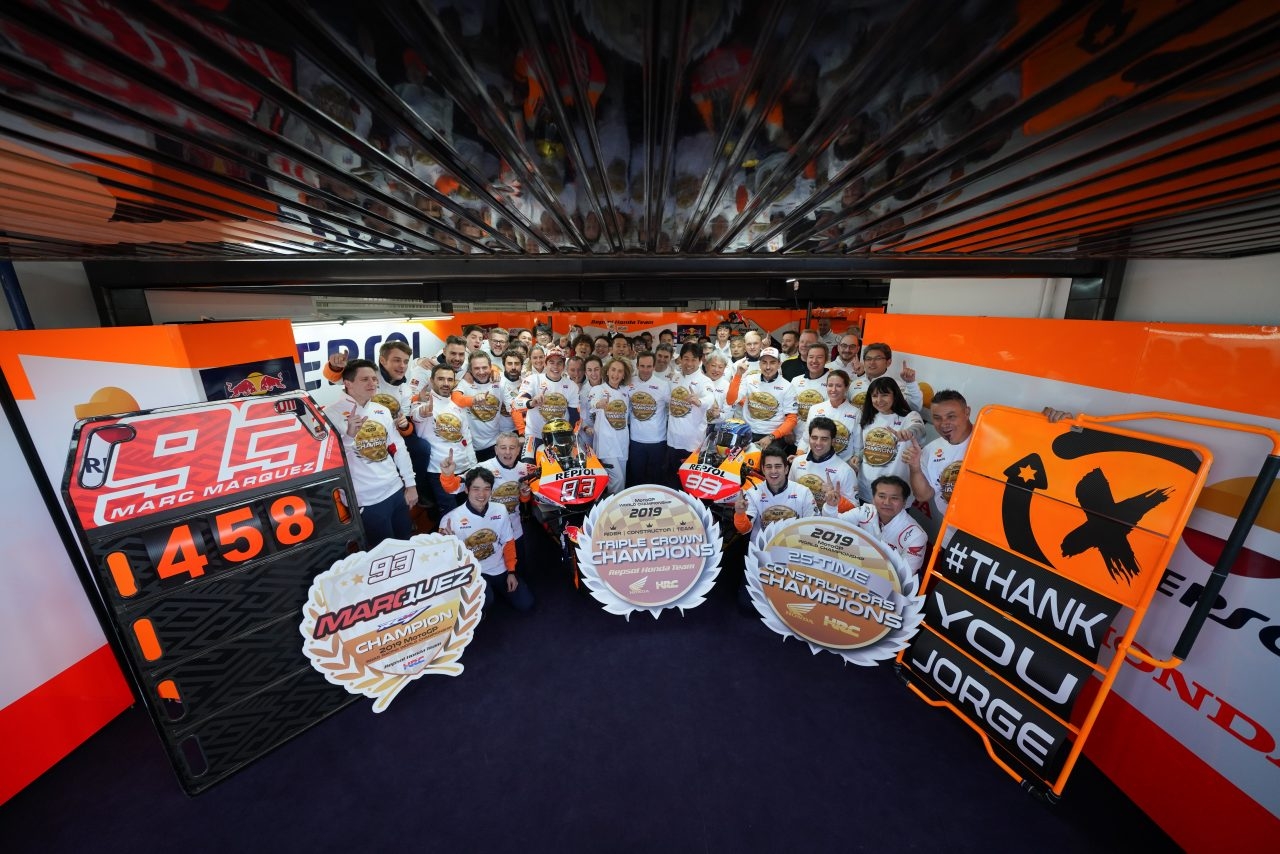 Honda lần thứ 3 liên tiếp giành "Tripple Crown" tại đấu trường MotoGP honda lan thu 3 lien tiep gianh tripple crown tai dau truong motogp