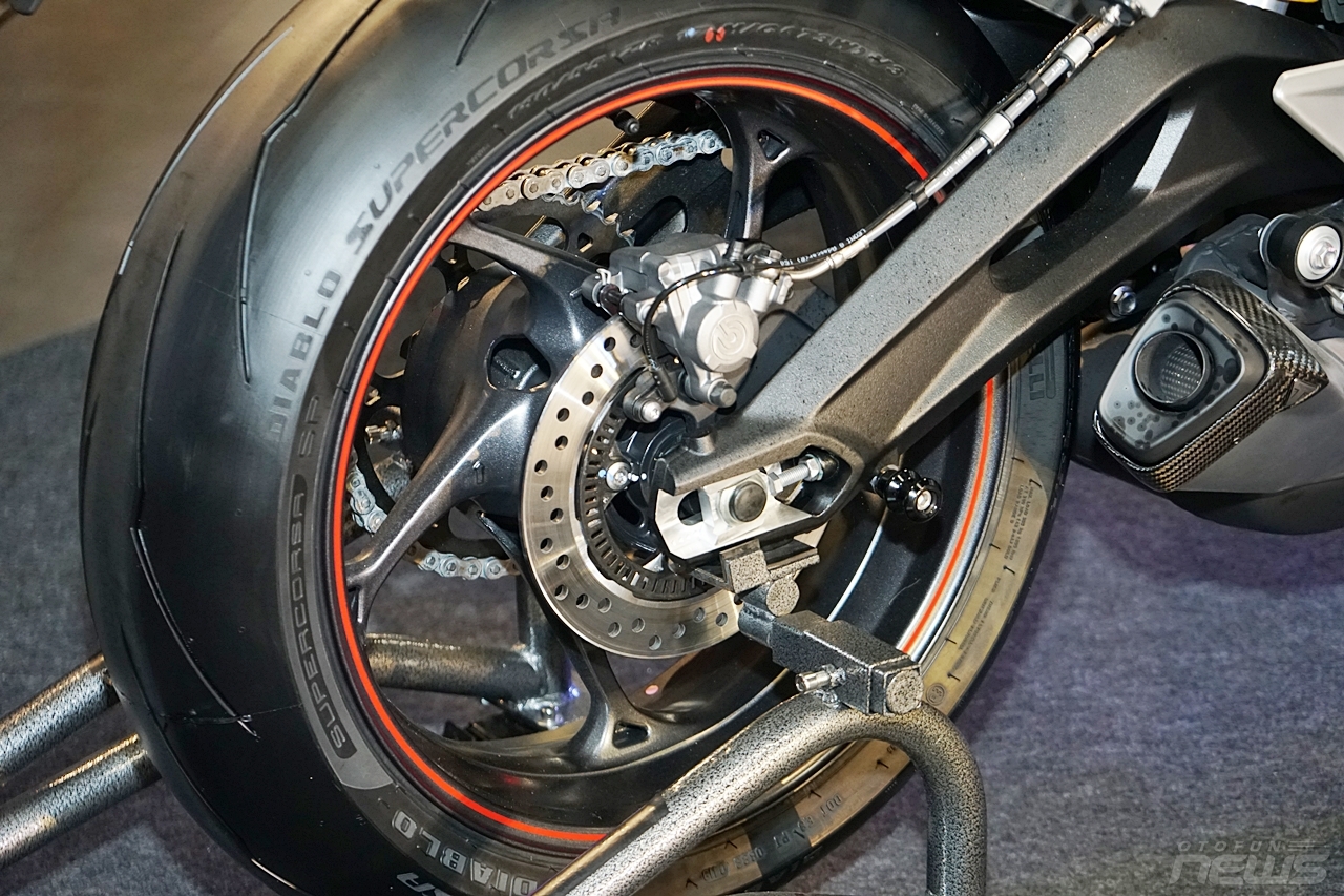 mo to duong pho street triple rs 2020 co gia 435 trieu dong