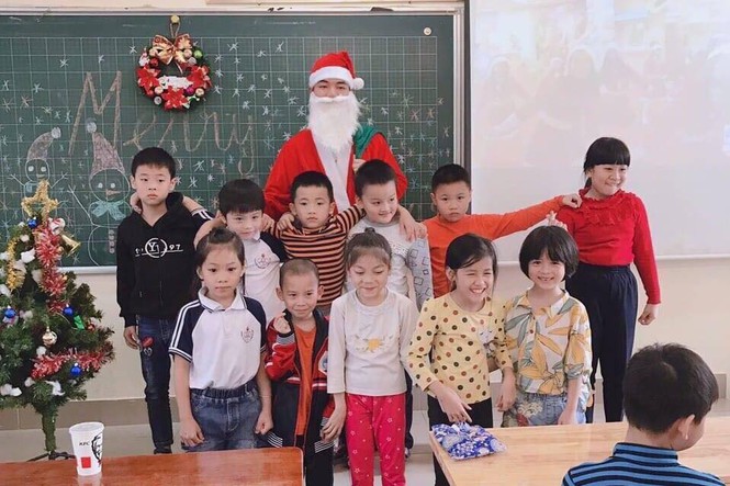Kiếm tiền dịp Giáng sinh: Nửa triệu đồng/tối đóng giả làm ông già Noel kiem tien dip giang sinh nua trieu dongtoi dong gia lam ong gia noel