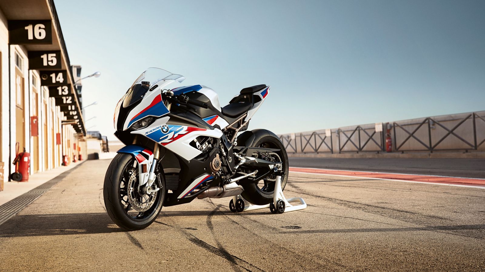 'Cá Mập' BMW S 1000 RR có mặt ở Việt Nam với giá từ 949 triệu đồng ca map bmw s 1000 rr co mat o viet nam voi gia tu 949 trieu dong