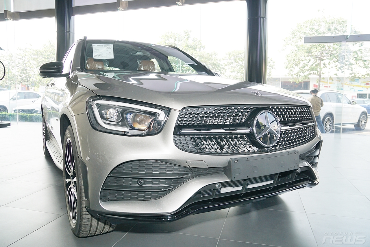 Ảnh thực tế Mercedes-Benz GLC 300 2020 đầu tiên tại Việt Nam anh thuc te mercedes benz glc 300 2020 dau tien tai viet nam