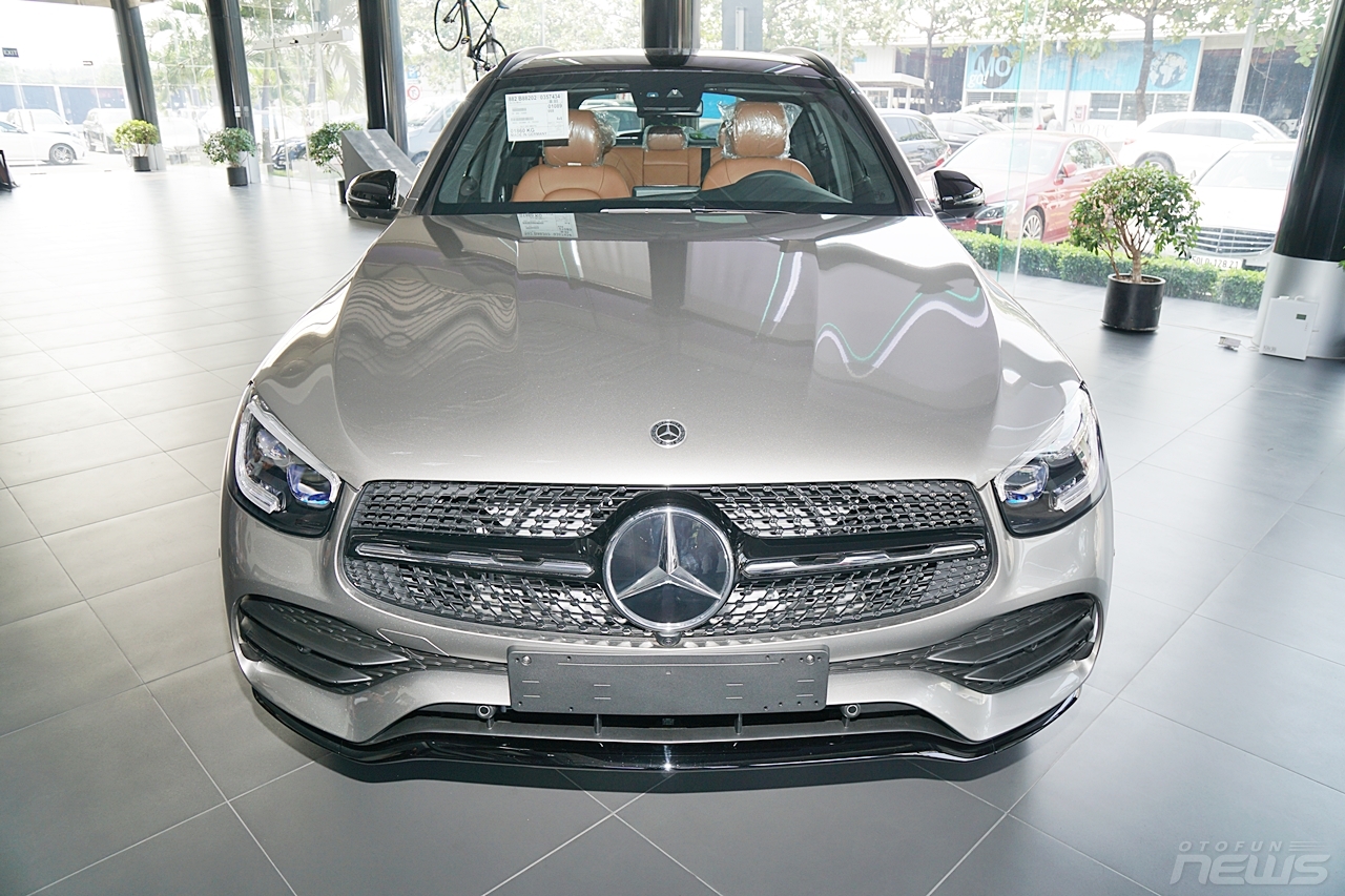 Ảnh thực tế Mercedes-Benz GLC 300 2020 đầu tiên tại Việt Nam anh thuc te mercedes benz glc 300 2020 dau tien tai viet nam