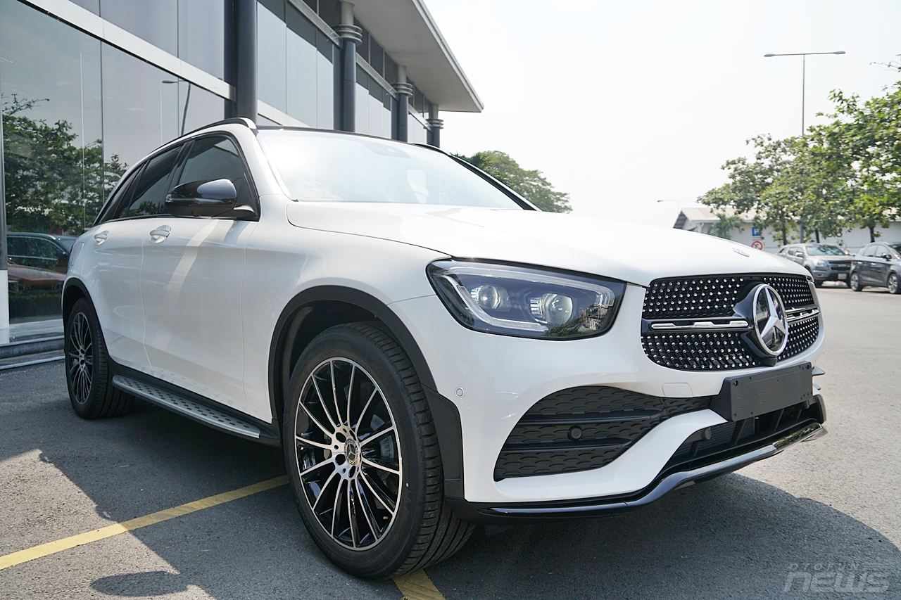 Ảnh thực tế Mercedes-Benz GLC 300 2020 đầu tiên tại Việt Nam anh thuc te mercedes benz glc 300 2020 dau tien tai viet nam