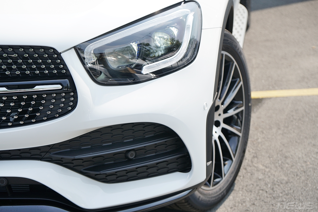 Ảnh thực tế Mercedes-Benz GLC 300 2020 đầu tiên tại Việt Nam anh thuc te mercedes benz glc 300 2020 dau tien tai viet nam