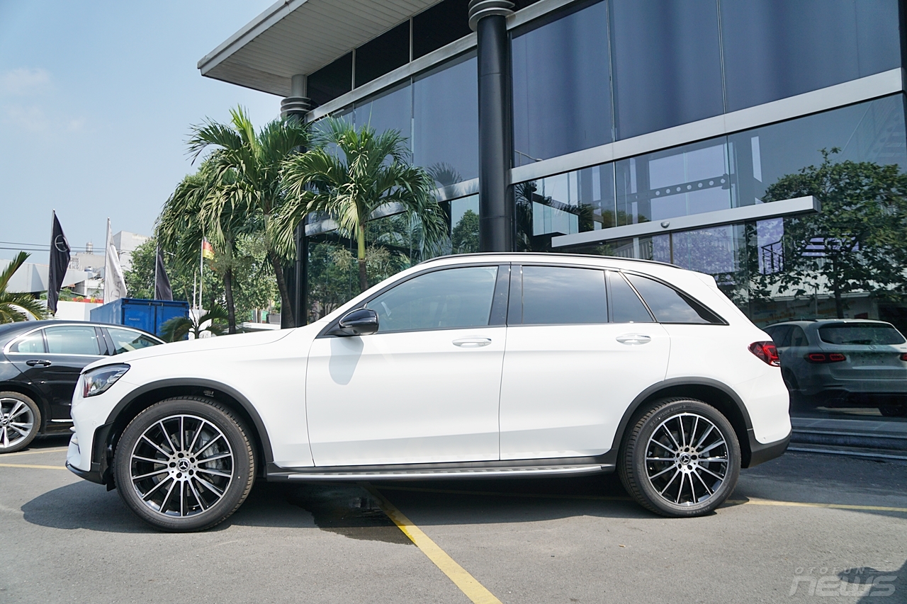 Ảnh thực tế Mercedes-Benz GLC 300 2020 đầu tiên tại Việt Nam anh thuc te mercedes benz glc 300 2020 dau tien tai viet nam