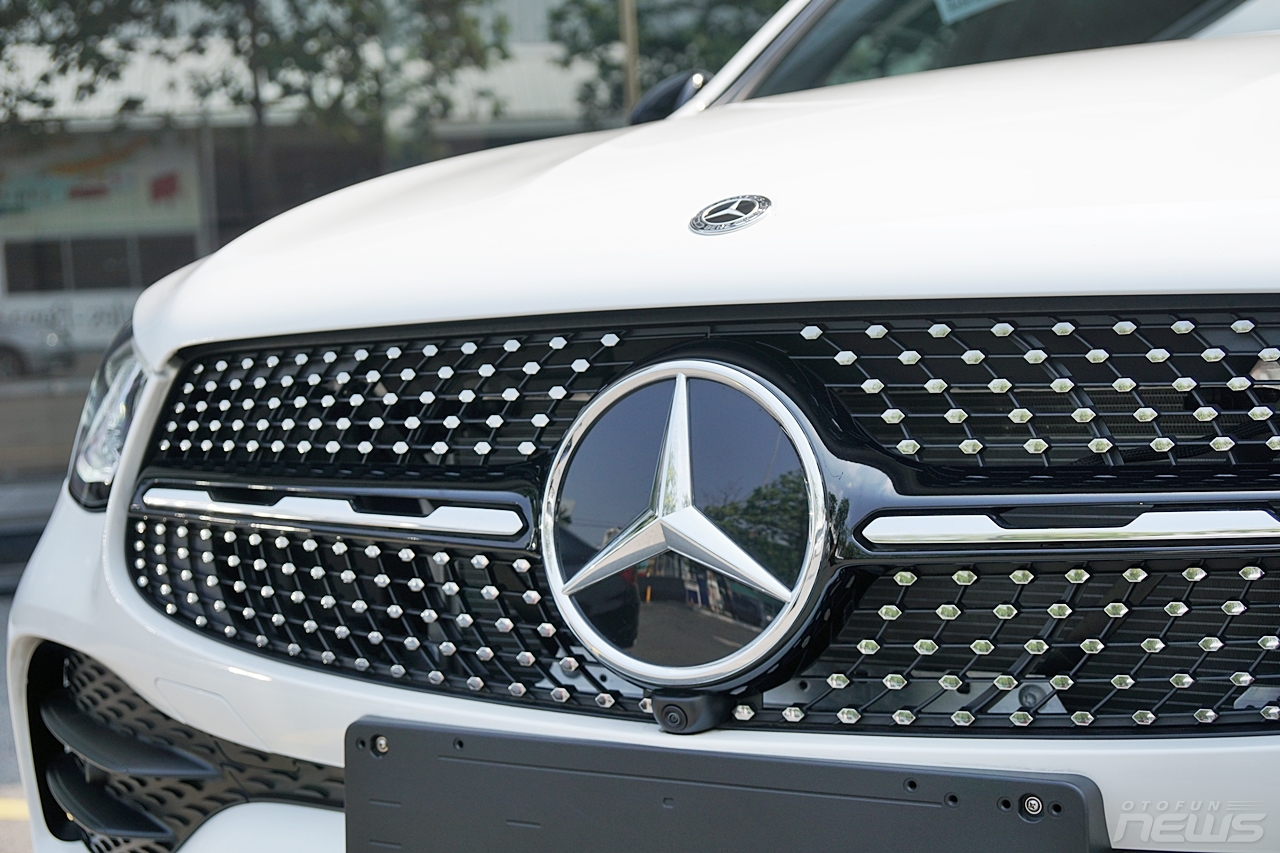 Ảnh thực tế Mercedes-Benz GLC 300 2020 đầu tiên tại Việt Nam anh thuc te mercedes benz glc 300 2020 dau tien tai viet nam