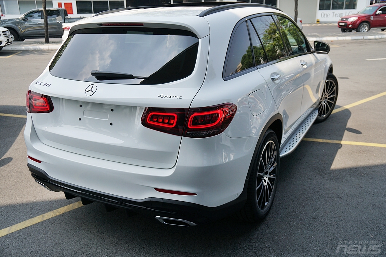 Ảnh thực tế Mercedes-Benz GLC 300 2020 đầu tiên tại Việt Nam anh thuc te mercedes benz glc 300 2020 dau tien tai viet nam