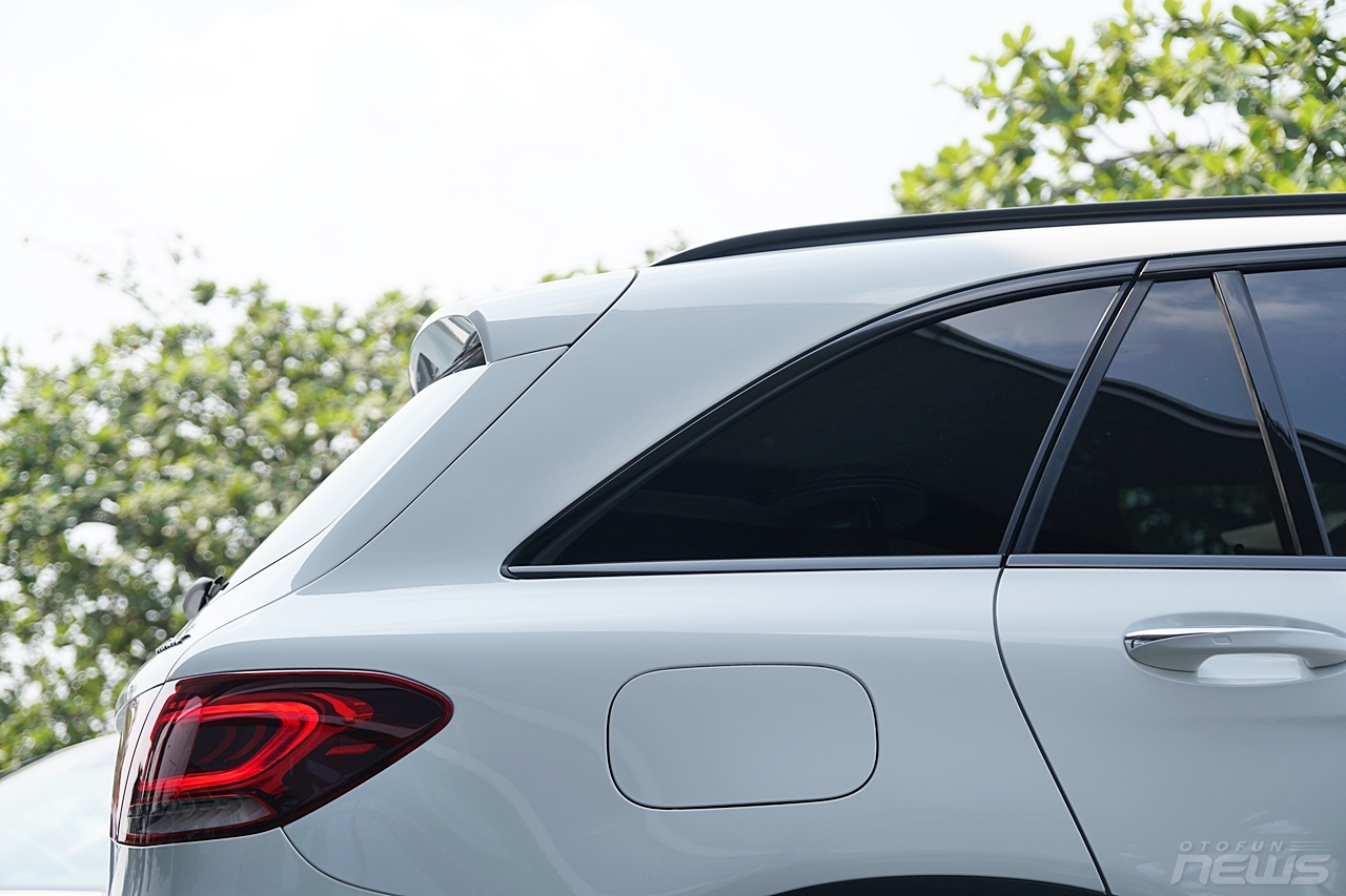 Ảnh thực tế Mercedes-Benz GLC 300 2020 đầu tiên tại Việt Nam anh thuc te mercedes benz glc 300 2020 dau tien tai viet nam