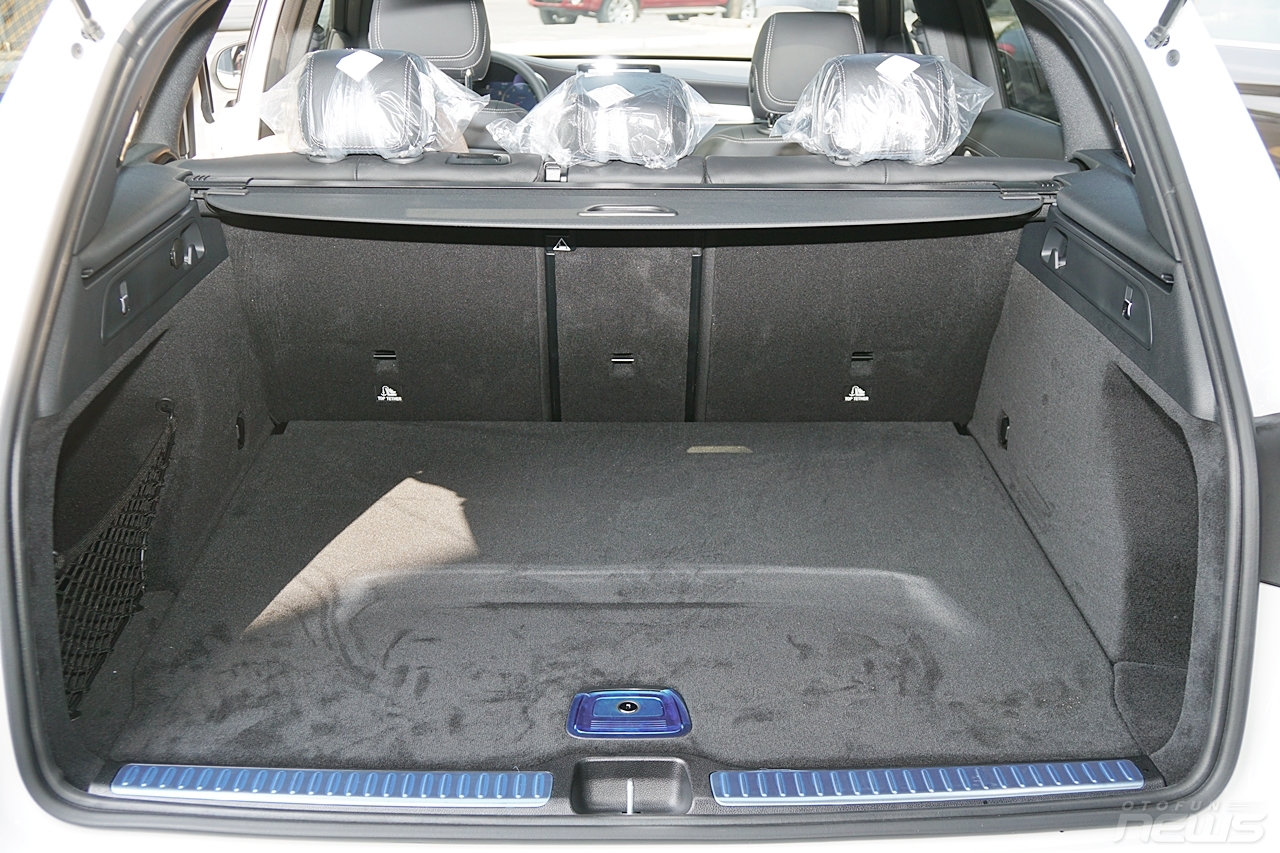 Ảnh thực tế Mercedes-Benz GLC 300 2020 đầu tiên tại Việt Nam anh thuc te mercedes benz glc 300 2020 dau tien tai viet nam