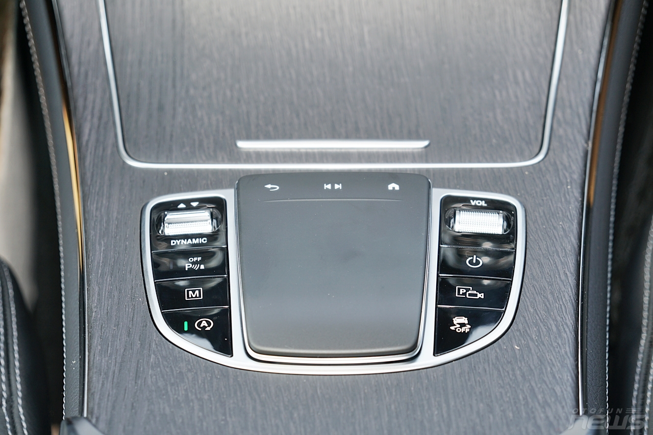 Ảnh thực tế Mercedes-Benz GLC 300 2020 đầu tiên tại Việt Nam anh thuc te mercedes benz glc 300 2020 dau tien tai viet nam