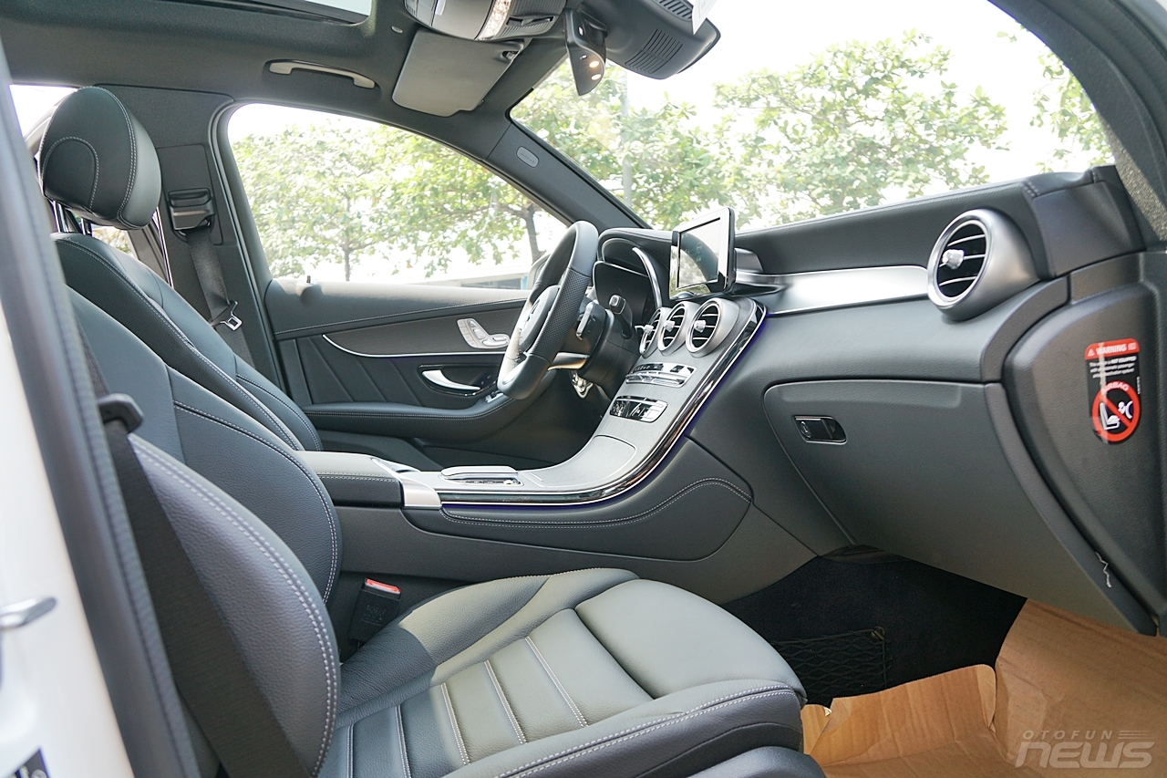 Ảnh thực tế Mercedes-Benz GLC 300 2020 đầu tiên tại Việt Nam anh thuc te mercedes benz glc 300 2020 dau tien tai viet nam