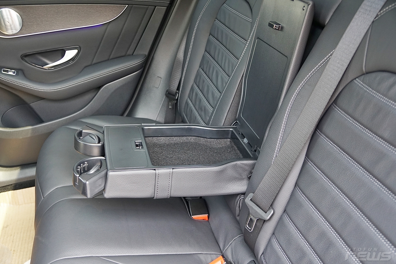 Ảnh thực tế Mercedes-Benz GLC 300 2020 đầu tiên tại Việt Nam anh thuc te mercedes benz glc 300 2020 dau tien tai viet nam