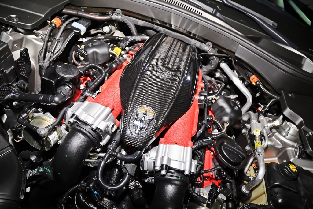 Maserati Levante Trofeo phiên bản mạnh nhất ra mắt tại Sài Gòn maserati levante trofeo phien ban manh nhat ra mat tai sai gon