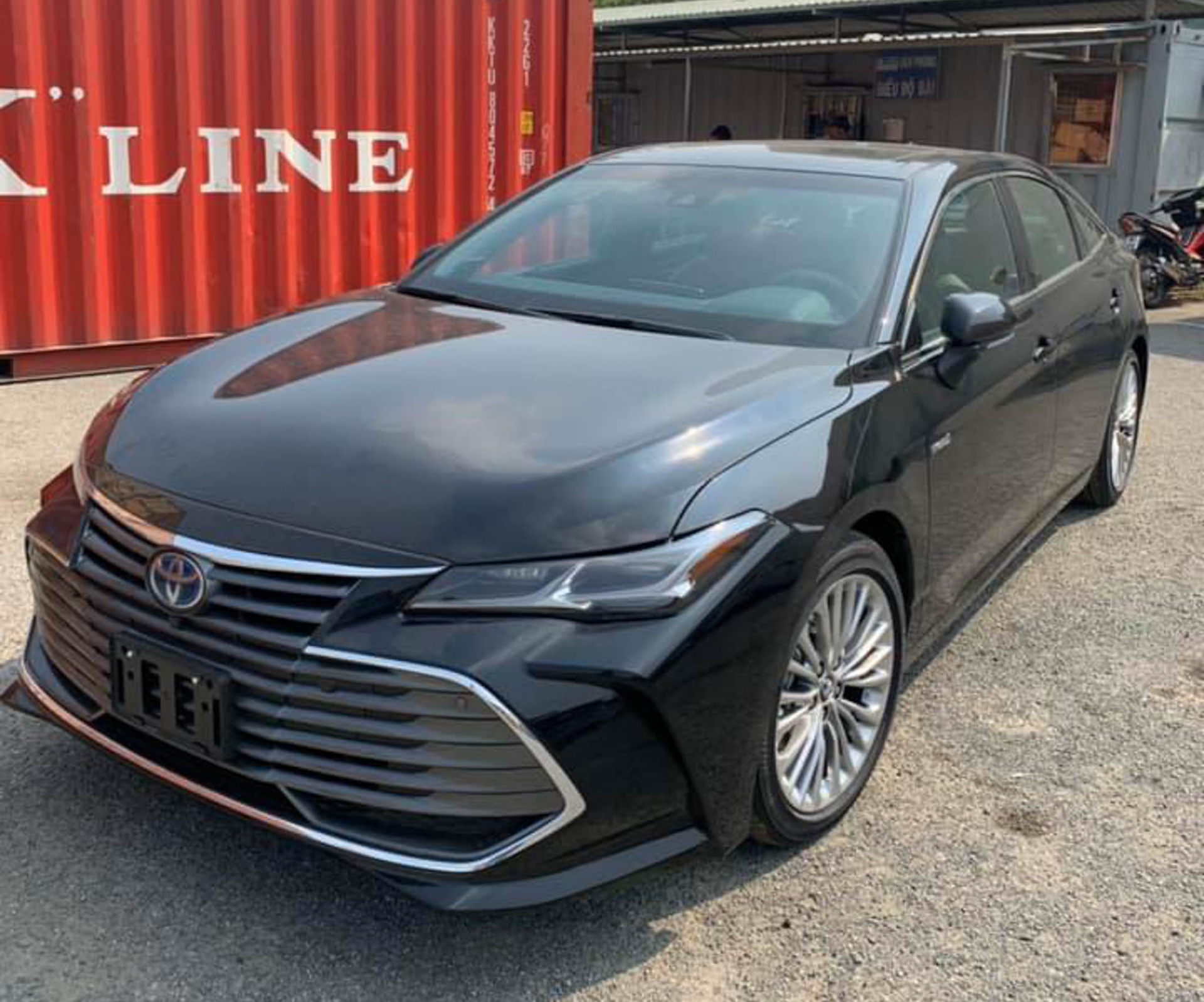 toyota avalon hybrid limited ve viet nam voi gia 4 ty dong