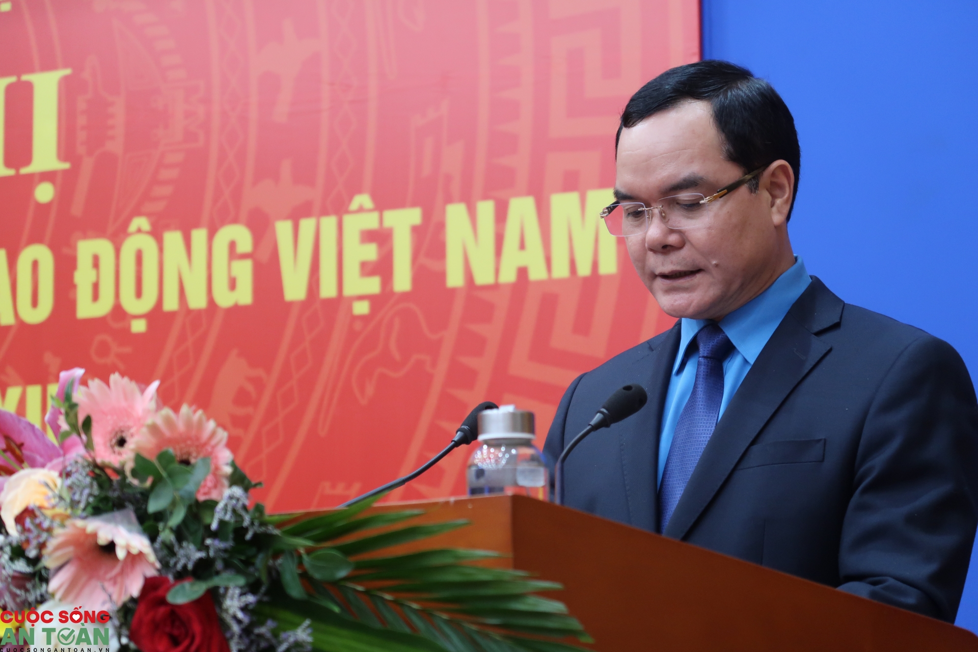 Bầu bổ sung 3 đồng chí vào Đoàn Chủ tịch Tổng LĐLĐ Việt Nam