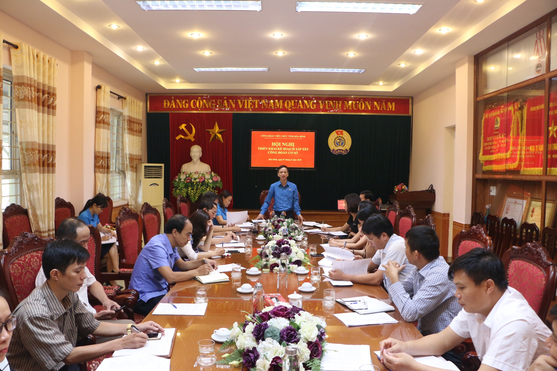 Công đoàn Viên chức tỉnh Hoà Bình: Tích cực chăm lo cho đoàn viên, người lao động