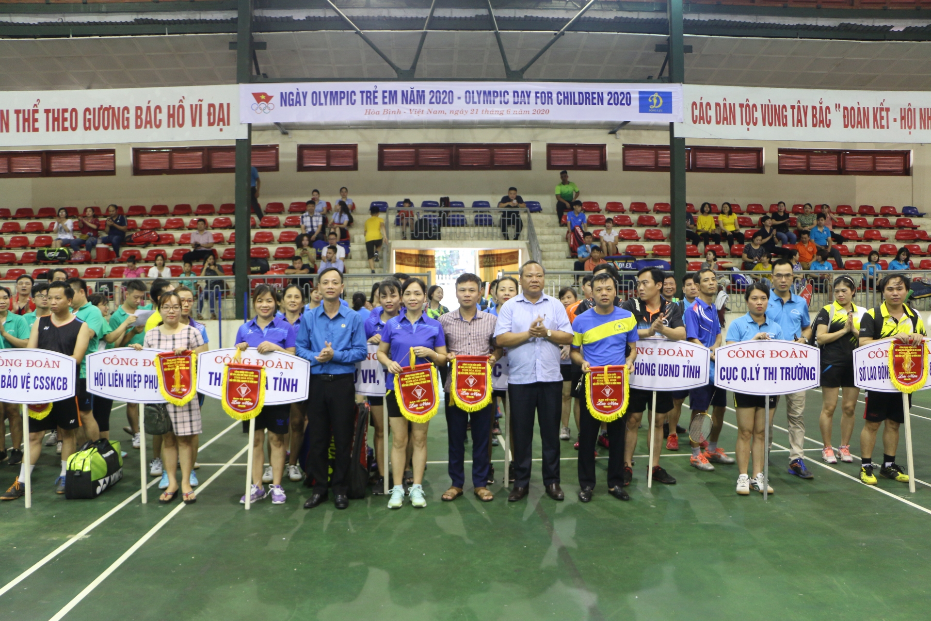 Công đoàn Viên chức tỉnh Hoà Bình: Tích cực chăm lo cho đoàn viên, người lao động