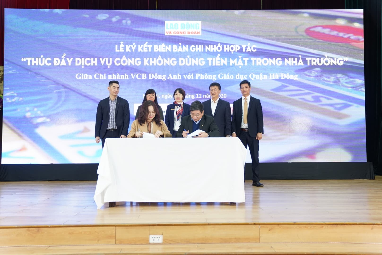 Thúc đẩy dịch vụ công không tiền mặt trong ngành Giáo dục