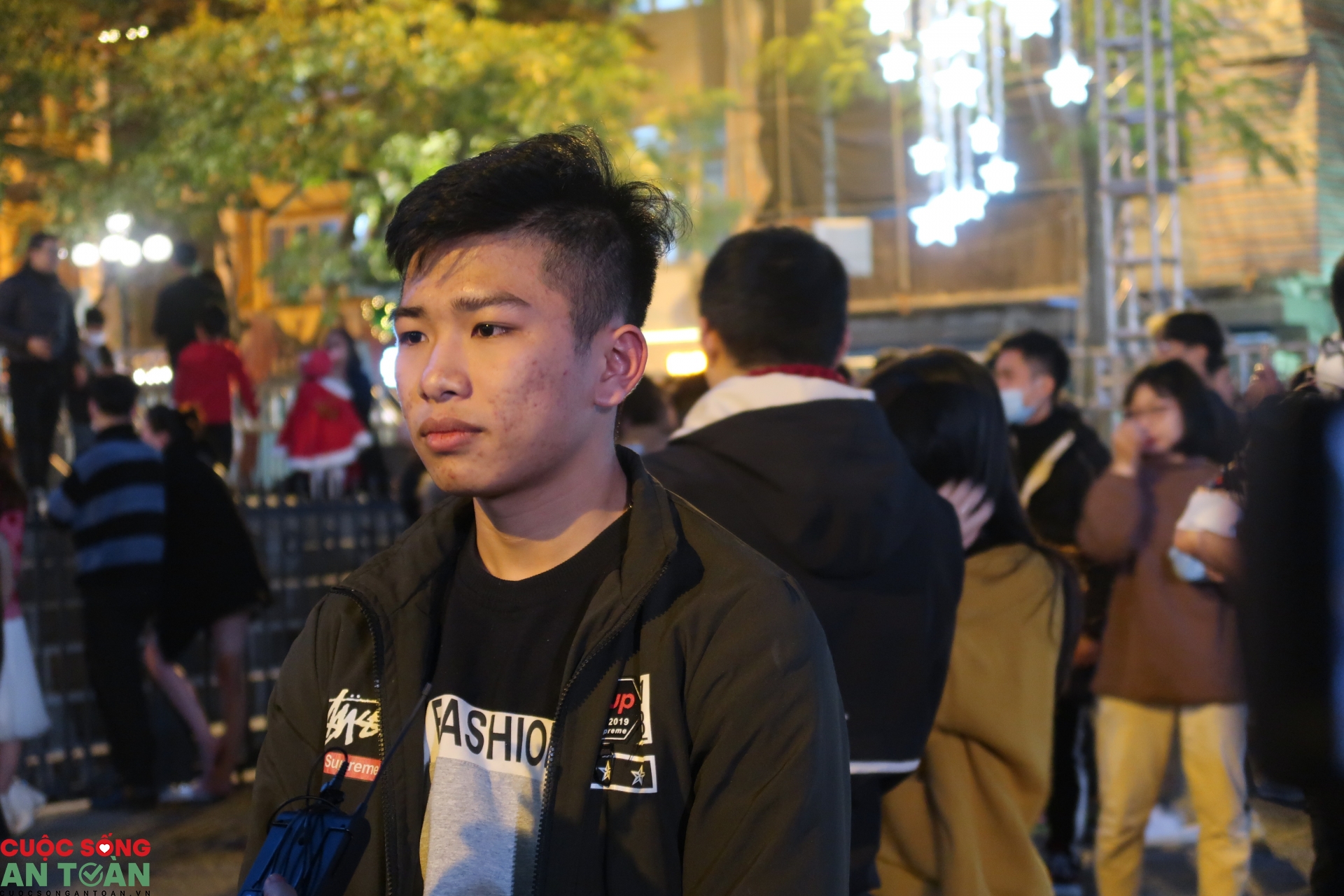 Giáng sinh mùa Covid: Không khí nhộn nhịp khắp đường phố Giáng sinh mùa Covid: Không khí nhộn nhịp khắp đường phố