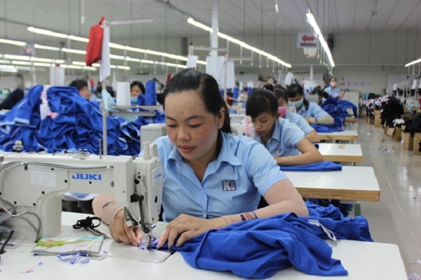 Người lao động nghỉ việc ngay trước Tết có được hưởng lương tháng thứ 13?