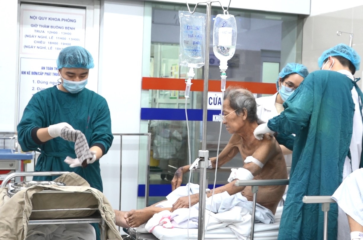 Đi đầu trong công tác chăm lo, bảo vệ sức khỏe đoàn viên, người lao động ngành Y tế Đi đầu trong công tác chăm lo, bảo vệ sức khỏe đoàn viên, người lao động ngành Y tế