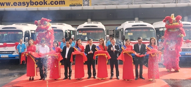 Khai trương tuyến xe buýt liên tỉnh Đà Nẵng - Huế khai truong tuyen xe buyt lien tinh da nang hue gia ca phu hop cho nguoi lao dong