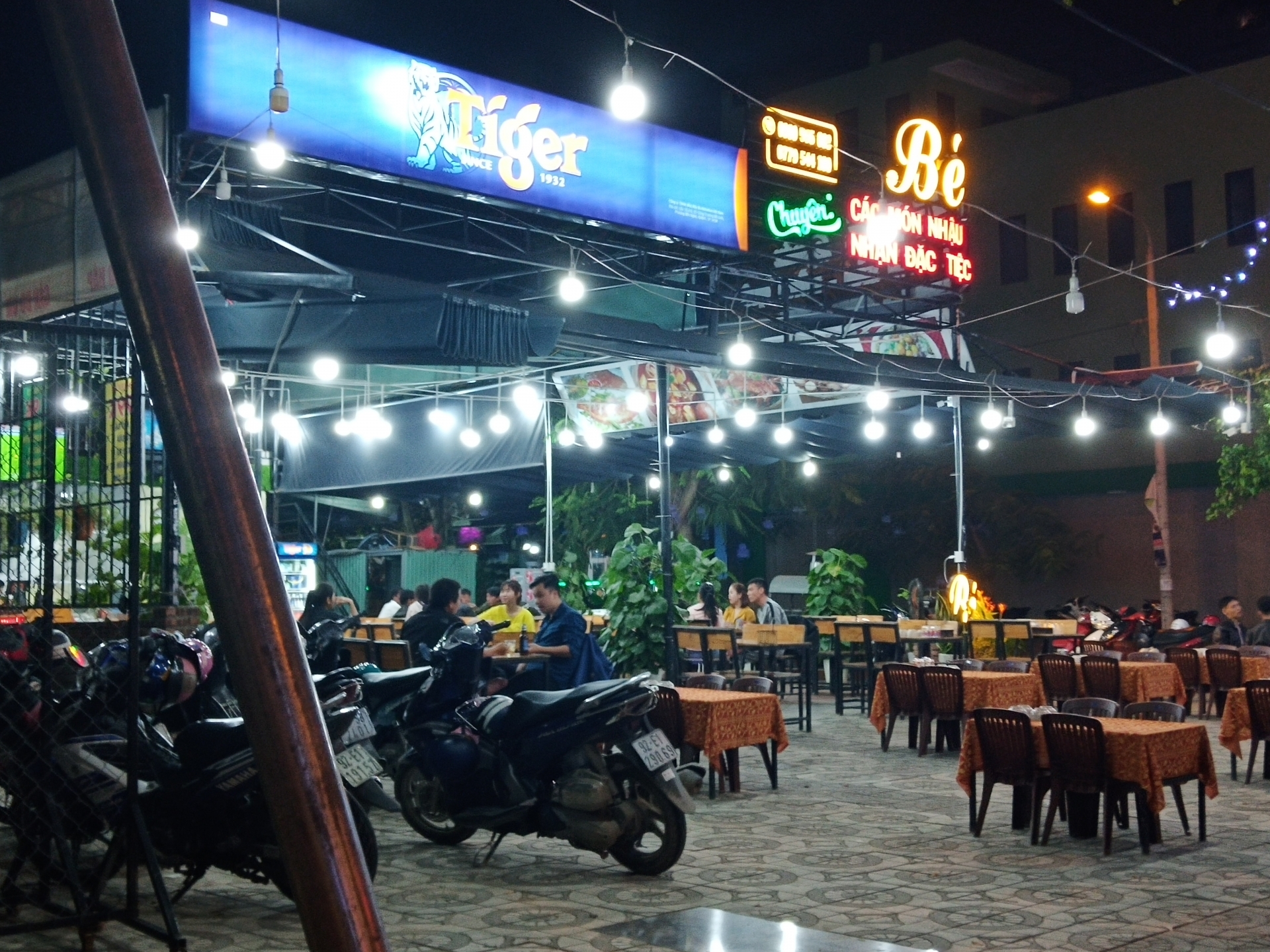 Dù có đá bóng nhưng nhiều quán nhậu Đà Nẵng vẫn vắng khách