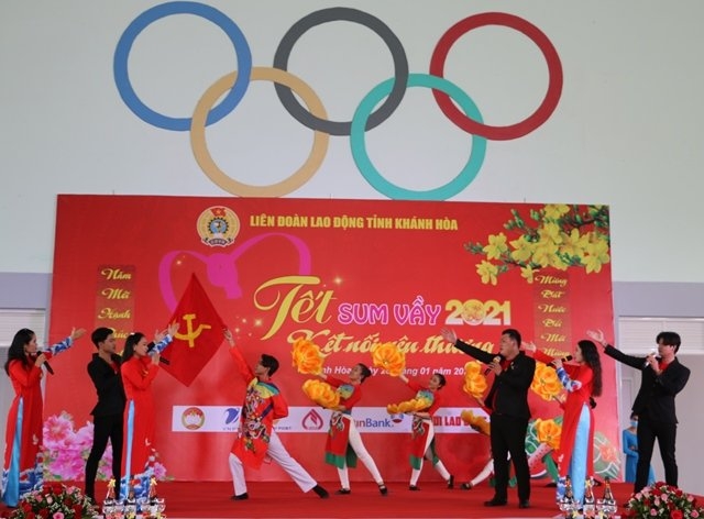 Tết Sum vầy đầm ấm yêu thương với công nhân người lao động Khánh Hòa Tết Sum vầy đầm ấm yêu thương với công nhân người lao động Khánh Hòa